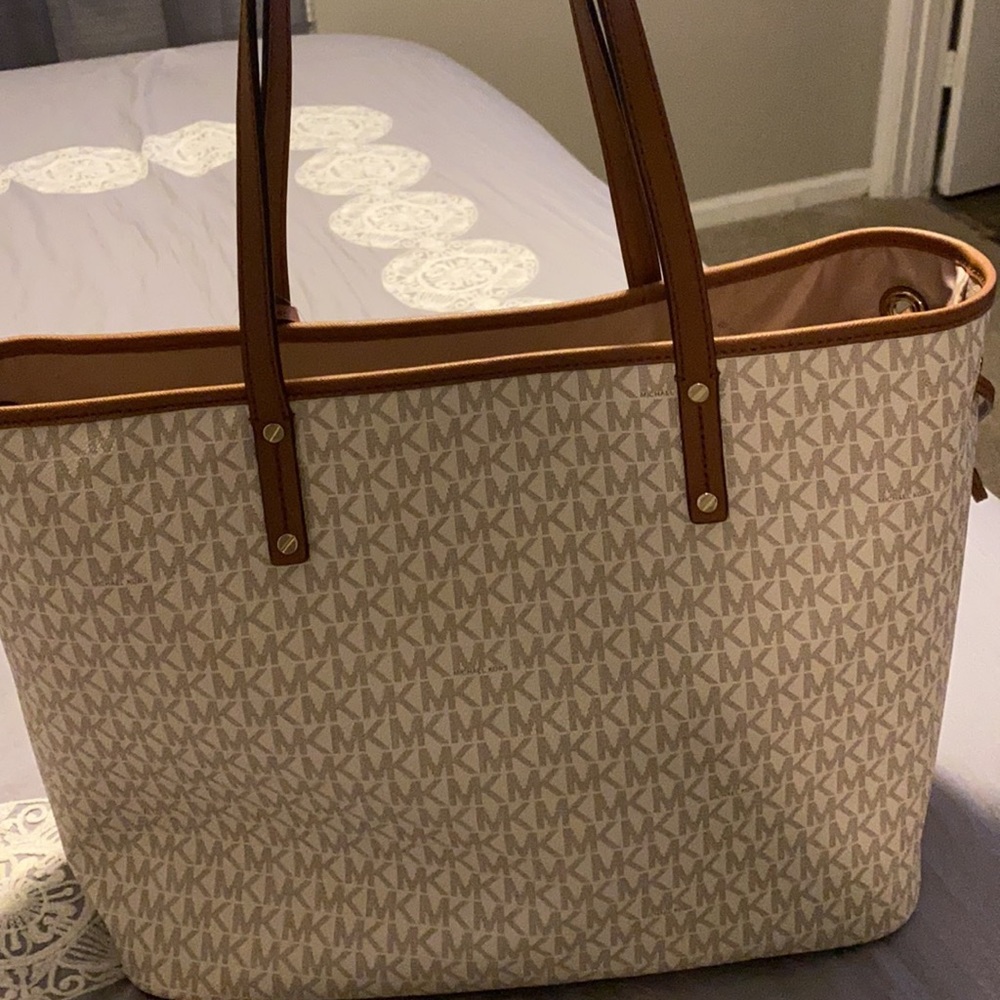 Mk purse